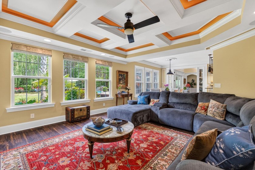 Five-bedroom, three-and-a-half-bathroom, all-brick-and-stone - photo 34