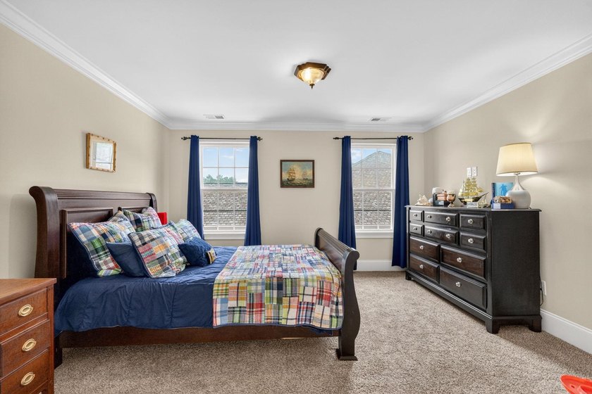 Five-bedroom, three-and-a-half-bathroom, all-brick-and-stone - photo 41