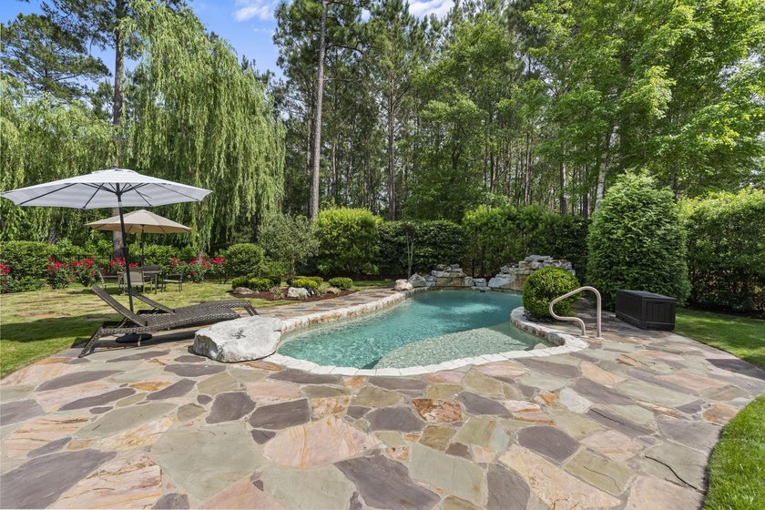 Five-bedroom, three-and-a-half-bathroom, all-brick-and-stone - photo 49