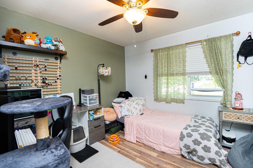 Welcome to this beautifully updated 3-bedroom, 2-bath home, this - photo 11