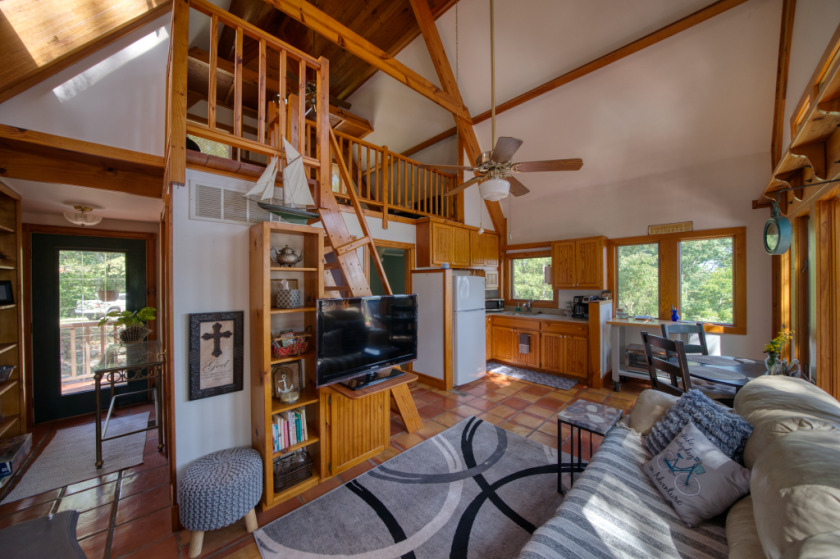 Fascinating Architecture with a Great Beaver Lake View! SOLD - photo 23