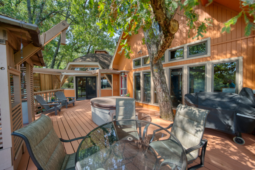 Fascinating Architecture with a Great Beaver Lake View! SOLD - photo 22