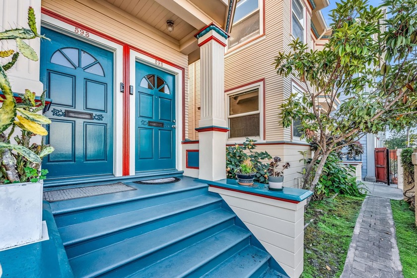 Fresh Price! Introducing an Uptown flat in a boutique 6-unit - photo 3