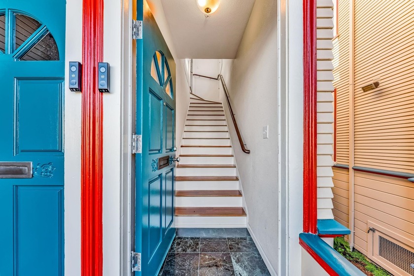 Fresh Price! Introducing an Uptown flat in a boutique 6-unit - photo 4