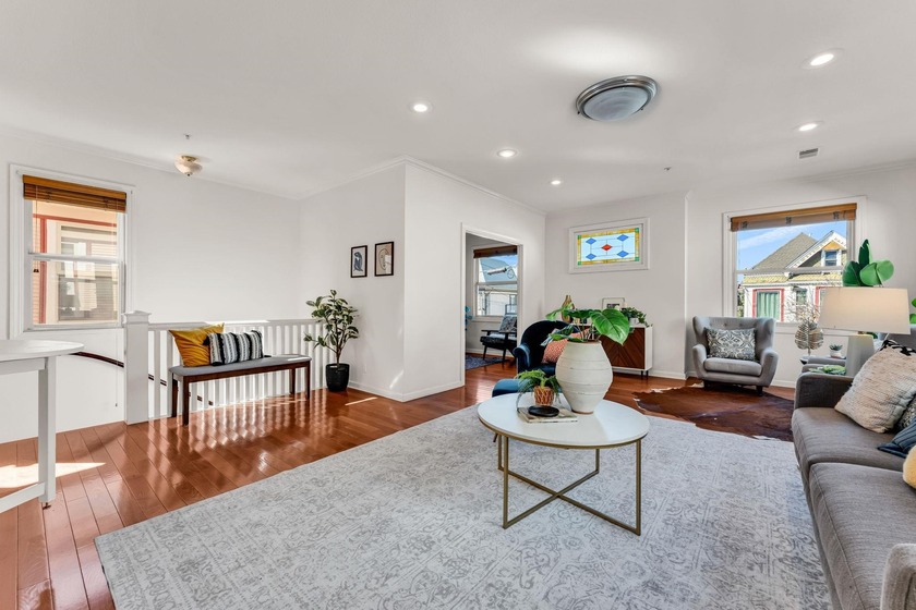 Fresh Price! Introducing an Uptown flat in a boutique 6-unit - photo 5