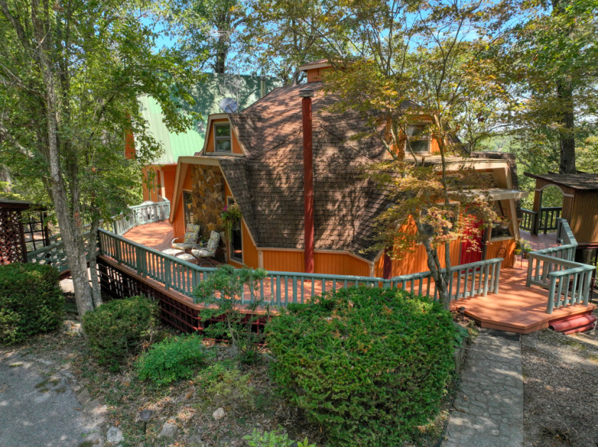 Fascinating Architecture with a Great Beaver Lake View! SOLD - photo 2
