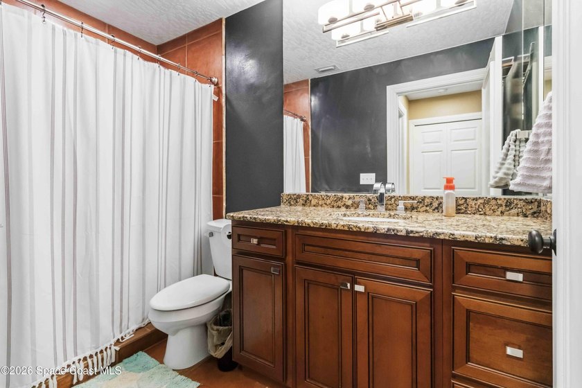 This beautiful one-bedroom condo is upgraded and move-in ready - photo 11