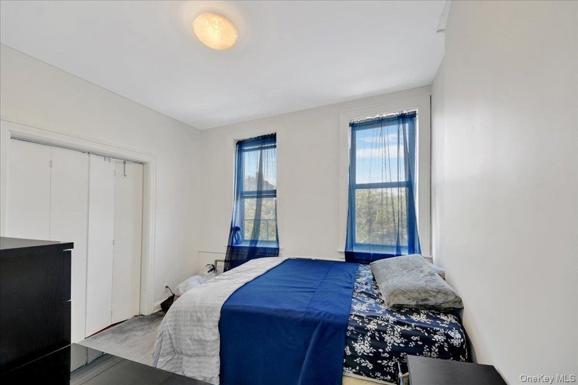 Well-maintained Bronx home offering spacious living, generous - photo 15