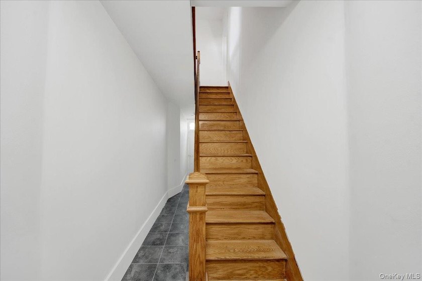Well-maintained Bronx home offering spacious living, generous - photo 25