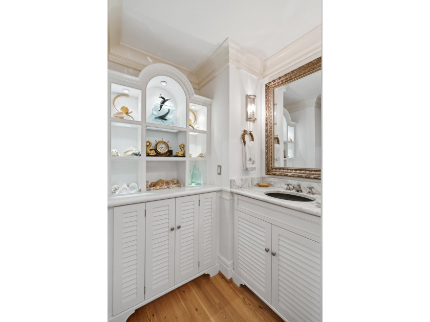 Coastal living meets timeless design at 2668 Bayonne Street - photo 9