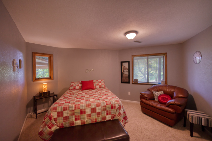 Fascinating Architecture with a Great Beaver Lake View! SOLD - photo 18