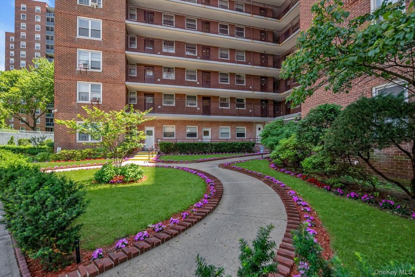 Welcome to this spacious and inviting 2-bedroom, 1-bath co-op - photo 18