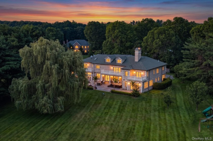 Imagine an exclusive lifestyle redefined within a private HOA - photo 2