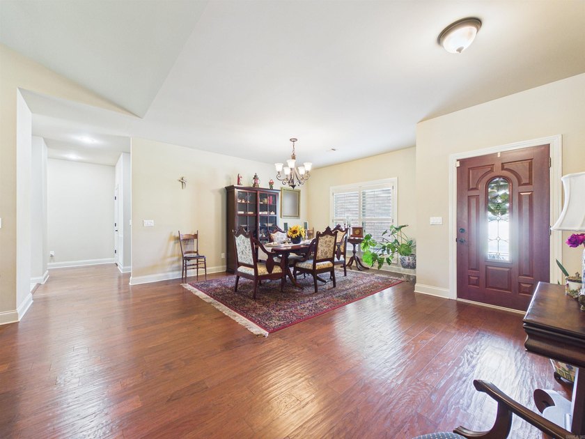 Beautiful 3 bed, 2 bath brick home on the golf course in The - photo 6