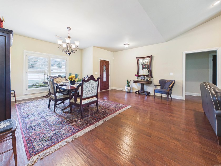 Beautiful 3 bed, 2 bath brick home on the golf course in The - photo 7