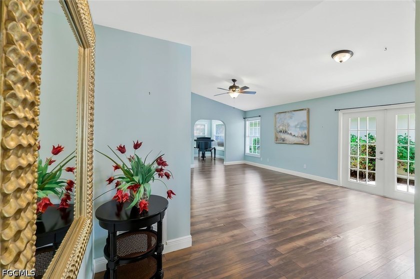DEAL ALERT! Welcome to effortless Southwest Florida living in - photo 3