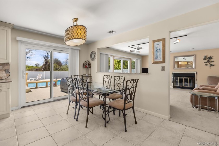 Perfectly positioned on prestigious Pace Drive - south of the - photo 11