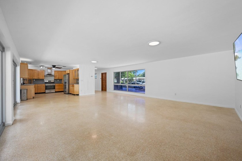 Welcome to Paradise. The property is located in this - photo 11