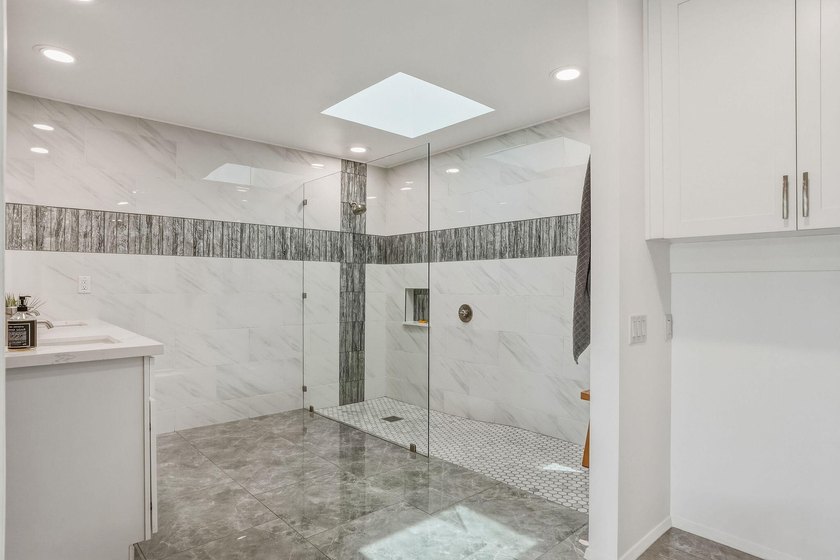Experience unparalleled luxury in this exquisite, fully - photo 33