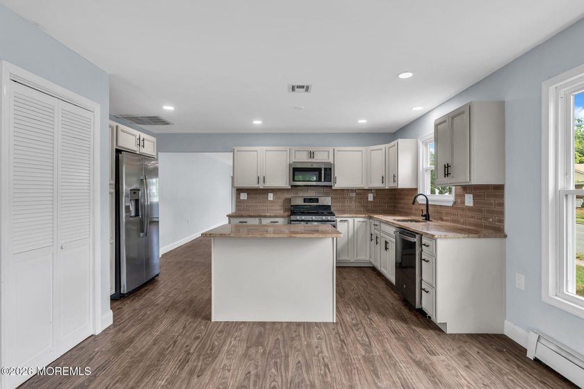 Welcome to 2 Ashcroft Lane, a charming 2-bed, 2-bath Lakeview - photo 10