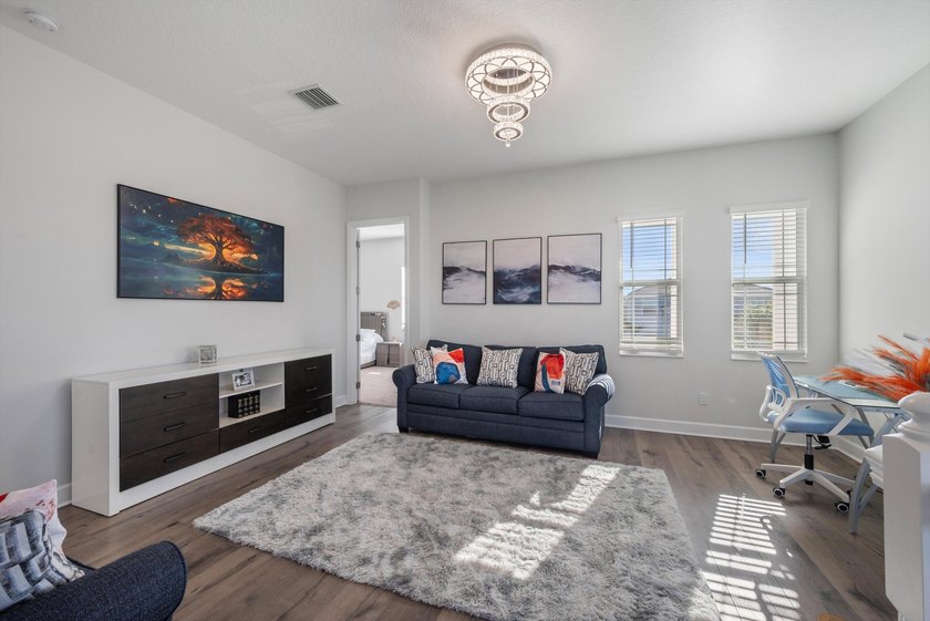 Welcome to this meticulously designed 5-bedroom, 4-bathroom - photo 24