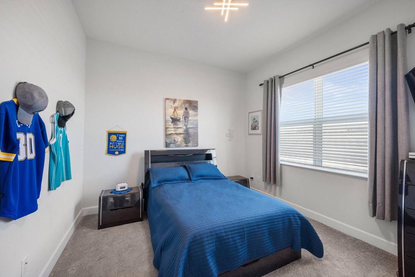 Welcome to this meticulously designed 5-bedroom, 4-bathroom - photo 34