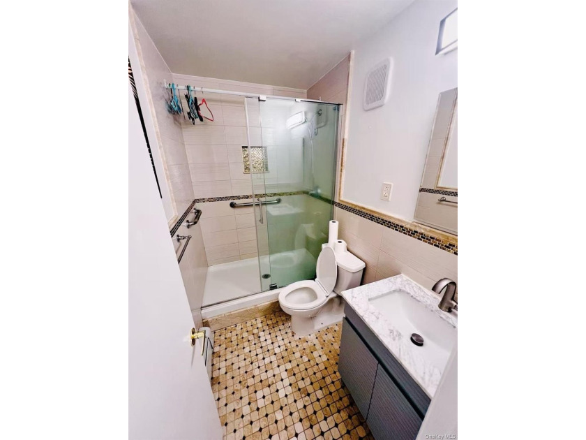 Immaculate modern condo featuring 3 bedrooms and 2 full - photo 8