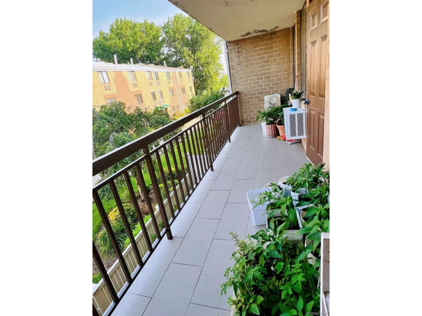 Immaculate modern condo featuring 3 bedrooms and 2 full - photo 10