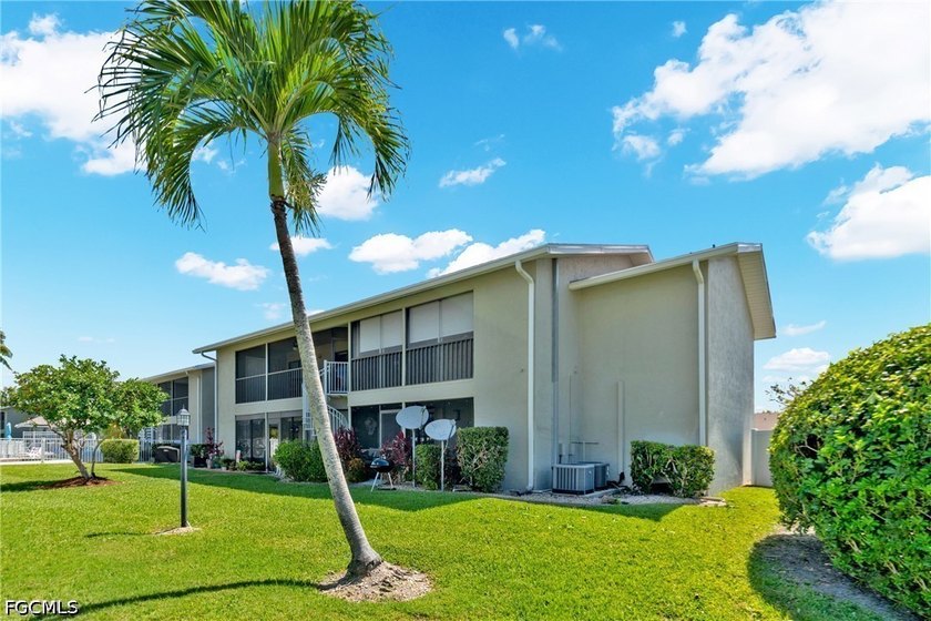 Welcome to Baruna Bay in desirable Southwest Cape Coral. This - photo 9