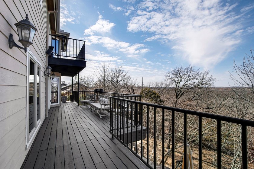 Spectacular 3-Story Estate on a Double Lot with Lake Views &amp; - photo 17