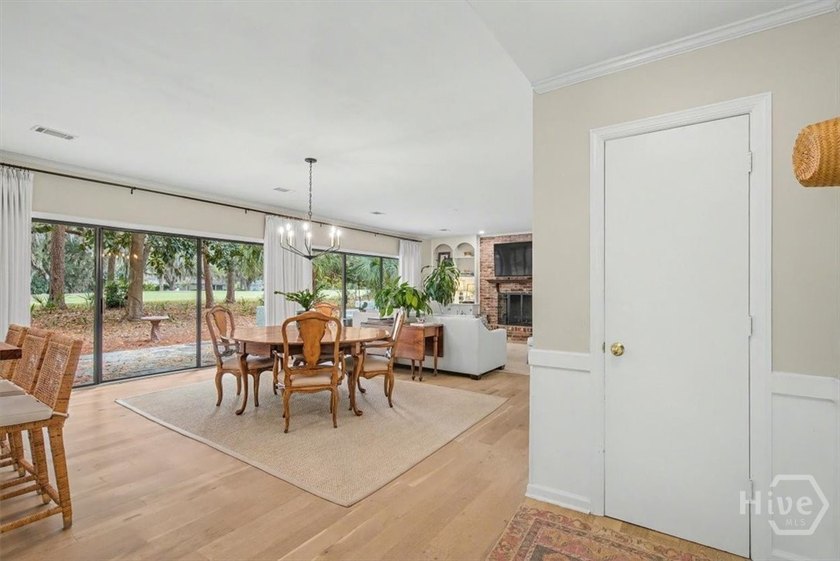 Welcome to this adorable, updated cottage in The Landings on - photo 12