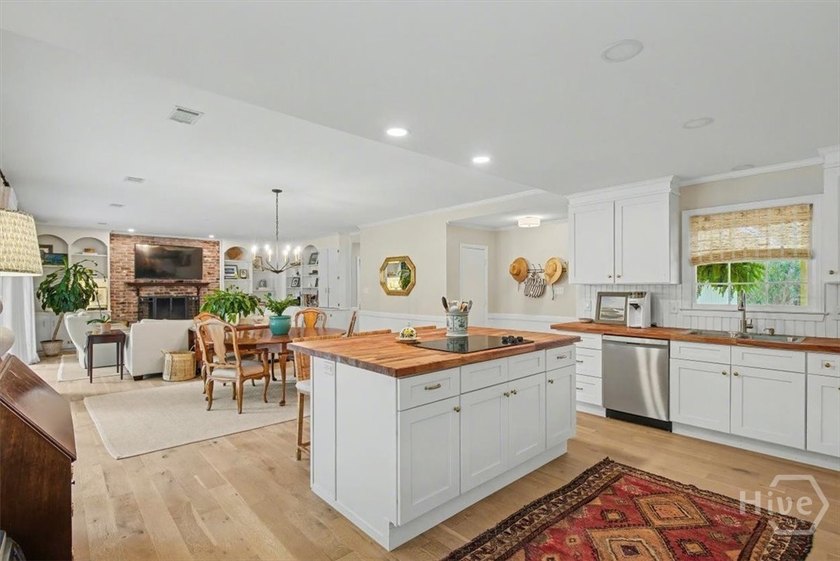 Welcome to this adorable, updated cottage in The Landings on - photo 15