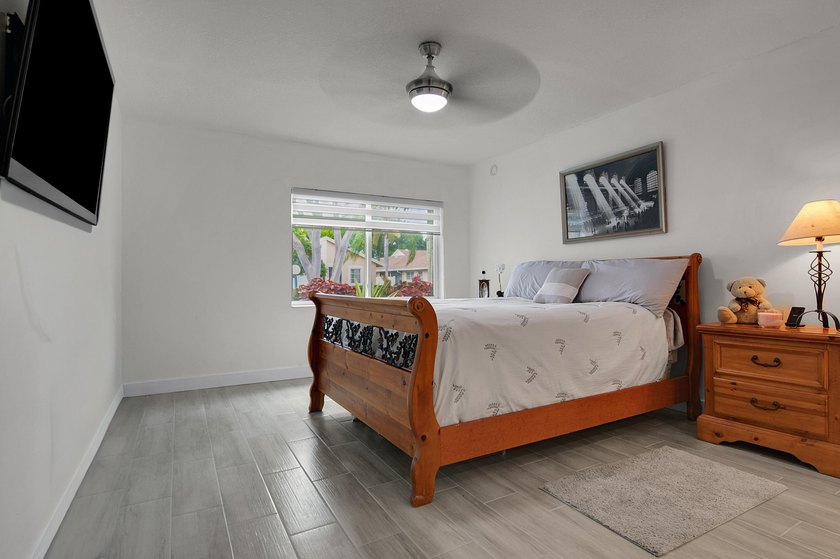 NEW, NEW, NEW!! Priced to SELL!!!! Completely renovated and - photo 22