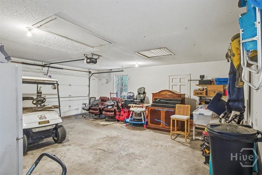 Welcome to this adorable, updated cottage in The Landings on - photo 25