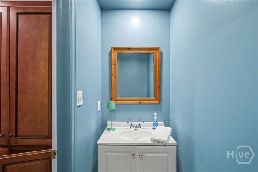Welcome to this adorable, updated cottage in The Landings on - photo 26