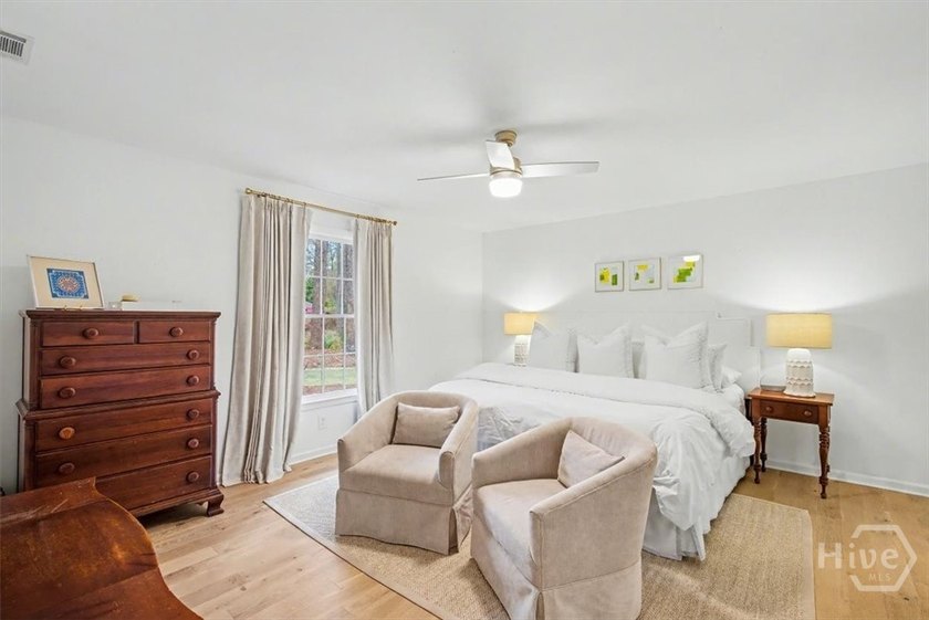 Welcome to this adorable, updated cottage in The Landings on - photo 32