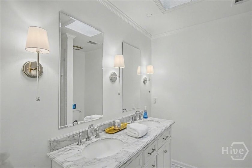 Welcome to this adorable, updated cottage in The Landings on - photo 36