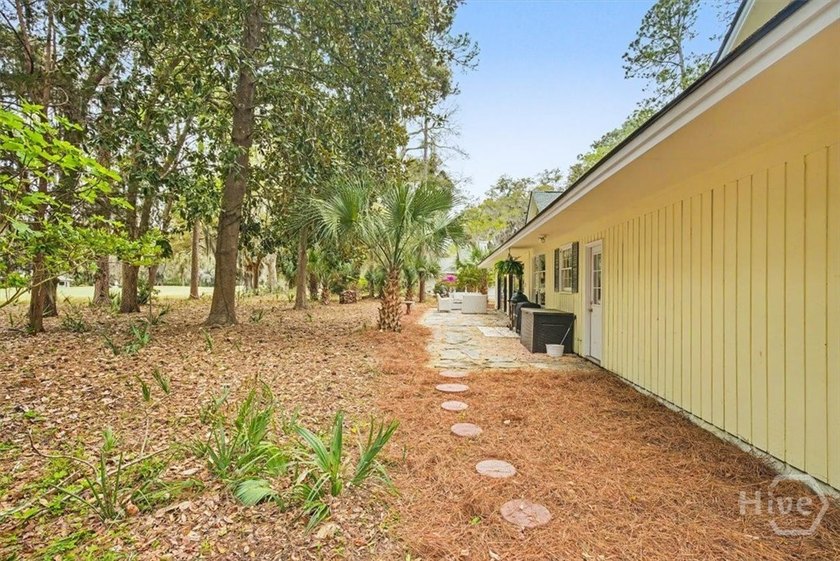 Welcome to this adorable, updated cottage in The Landings on - photo 42