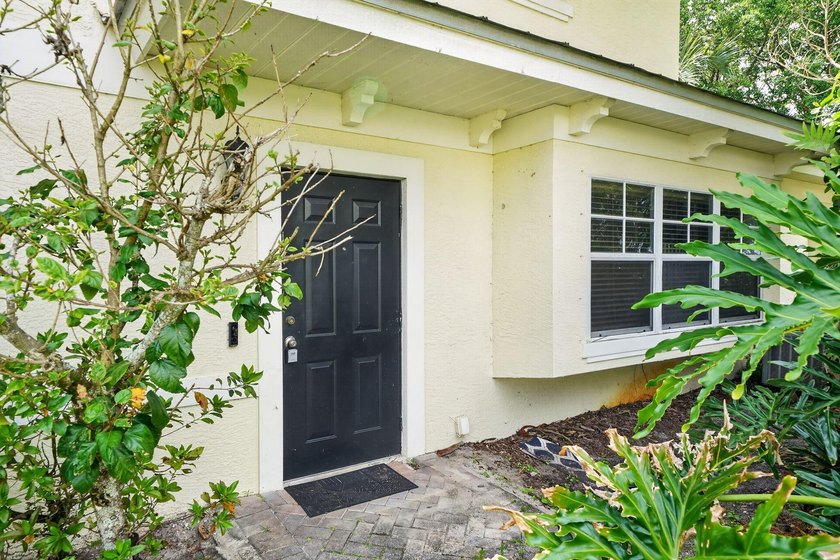 Experience the perfect blend of modern sophistication and - photo 3