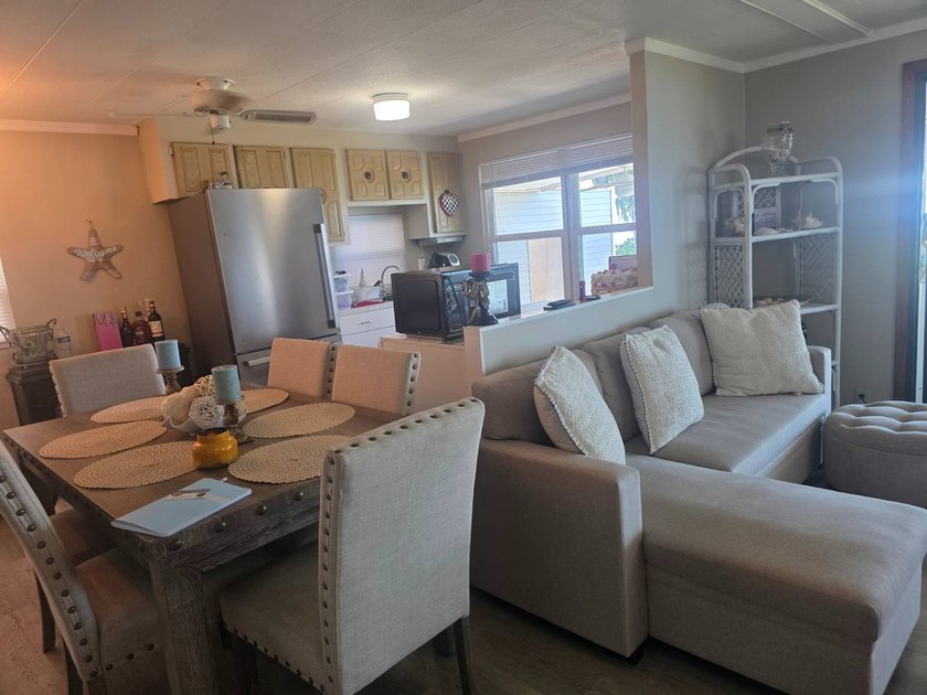Unbeatable Value: Direct Waterfront Living on the Manatee River! - photo 13