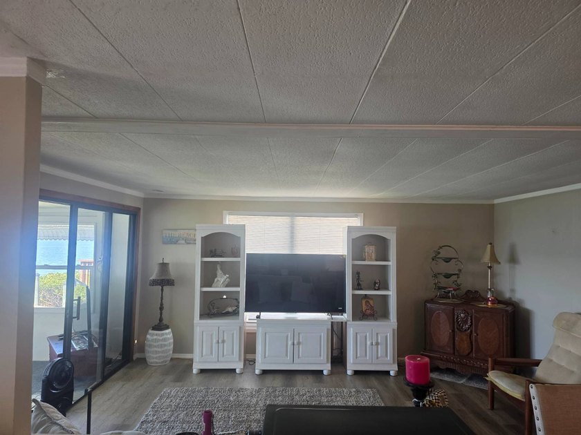 Unbeatable Value: Direct Waterfront Living on the Manatee River! - photo 18