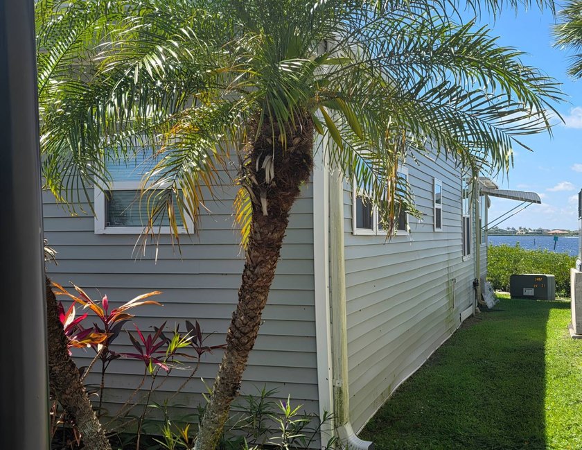 Unbeatable Value: Direct Waterfront Living on the Manatee River! - photo 21