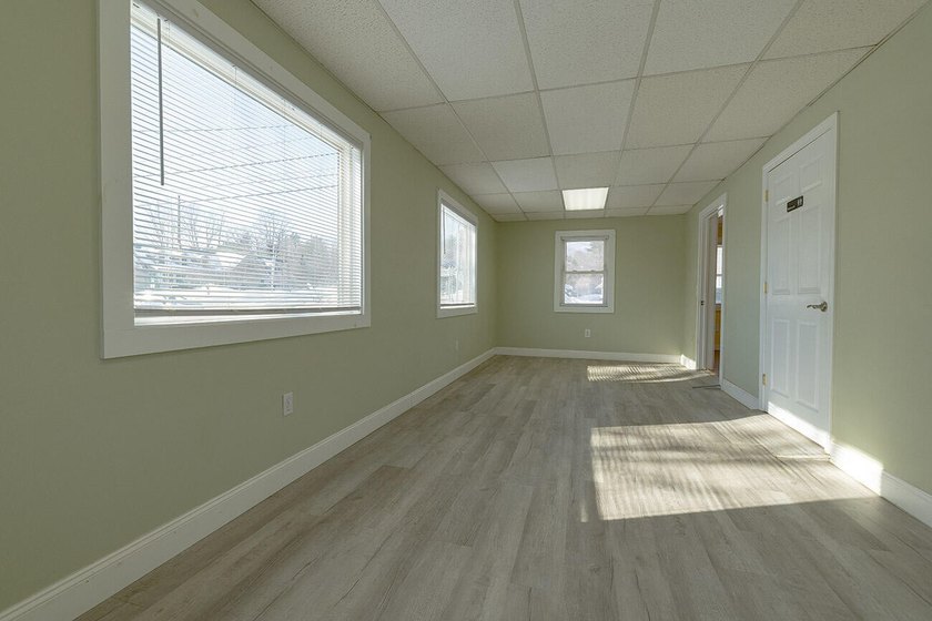 Tremendous commercial opportunity in a high-visibility location - photo 28