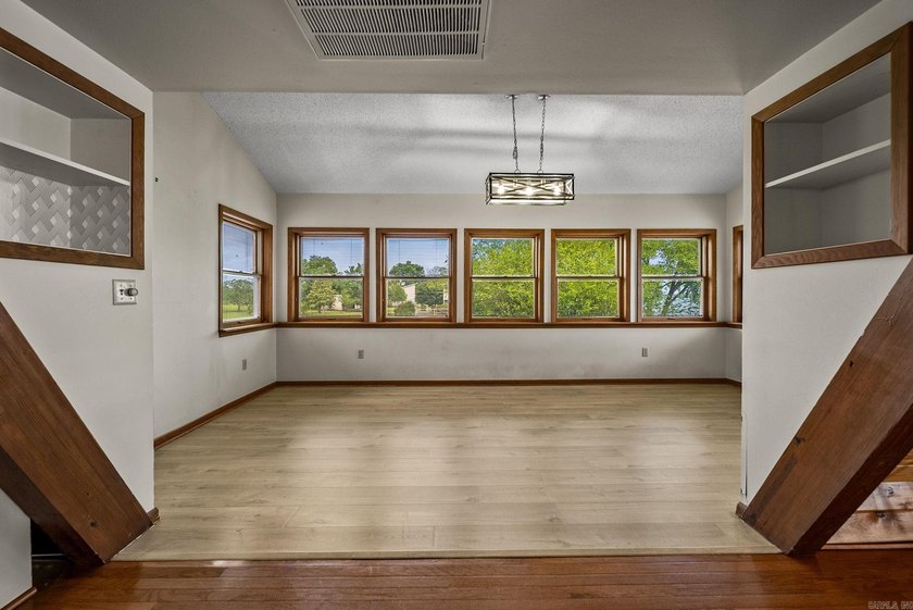 Spectacular custom built home on the bank of the Arkansas River - photo 8