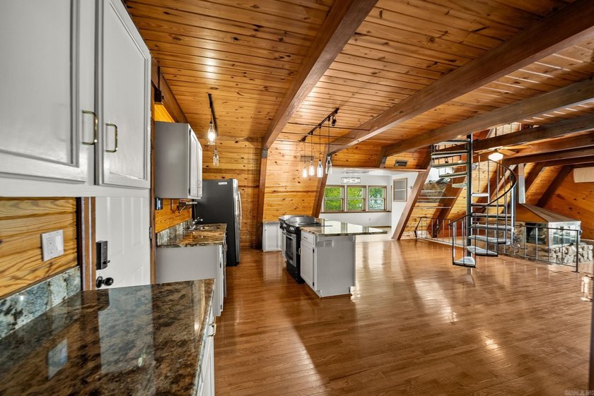 Spectacular custom built home on the bank of the Arkansas River - photo 10