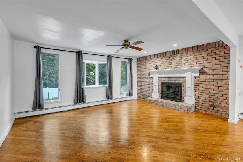 Location, Community, and Convenience! This spacious Colonial is - photo 4