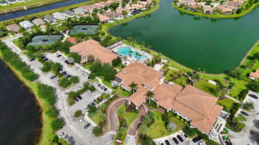 Welcome to both a home and community with endless luxury - photo 24