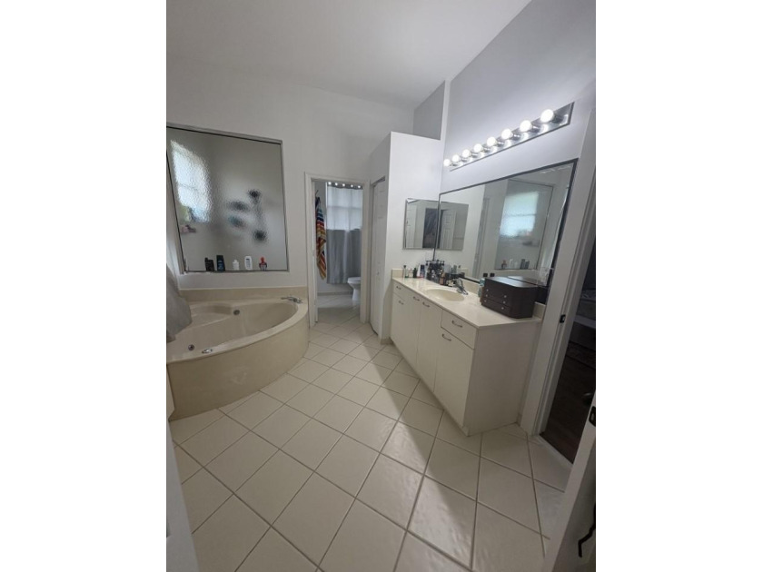 Highly Sought-After Madison Green Gated Community. This - photo 24