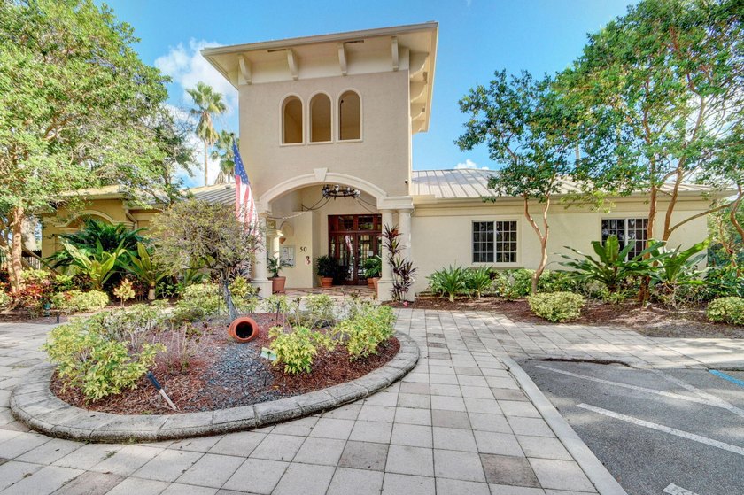 Beautiful third floor condo located in the desirable community - photo 46