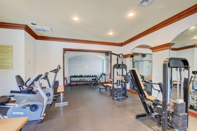 Beautiful third floor condo located in the desirable community - photo 47